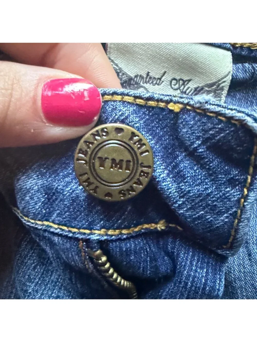 (BOGO 25% Off) YMI Womens Denim Shorts Size 7 Embroidered Back Pockets Medium